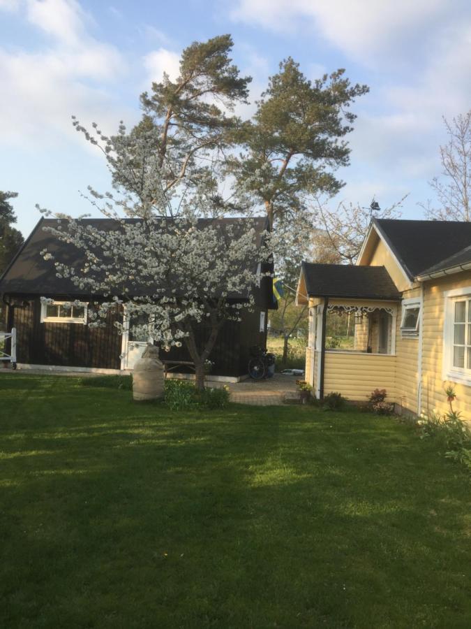 Ateljen Villa Borrby Buitenkant foto